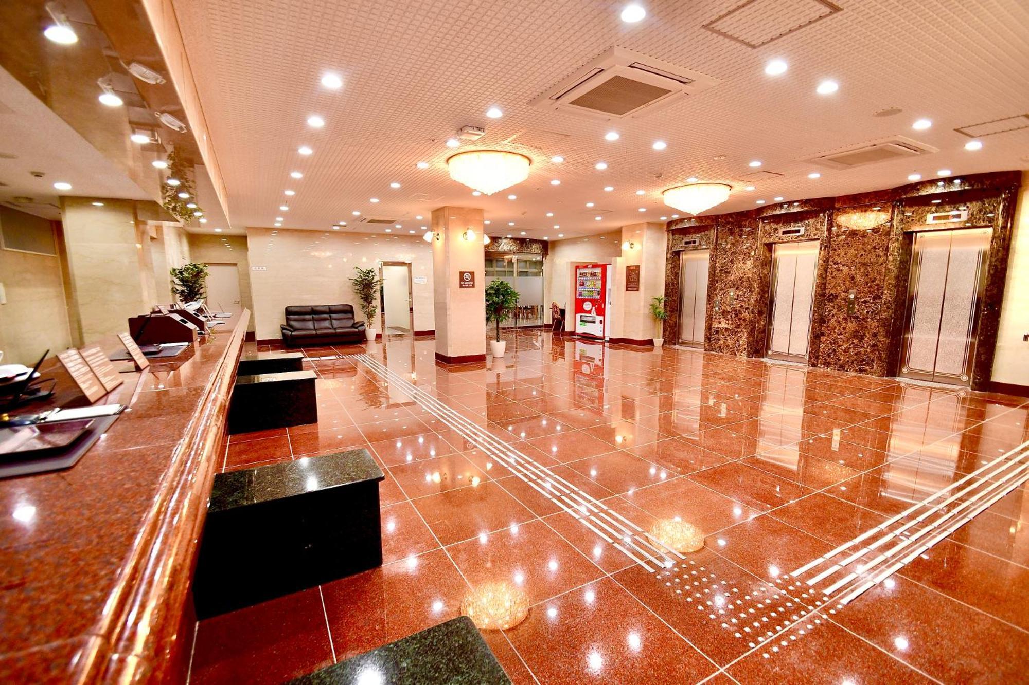 Himeji Ekimae Universal Hotel Minamiguchi Bagian luar foto