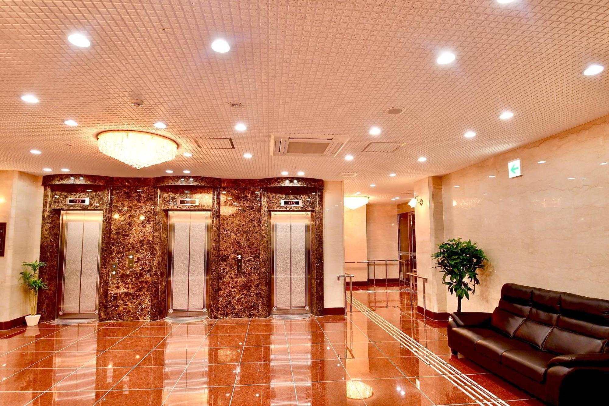 Himeji Ekimae Universal Hotel Minamiguchi Bagian luar foto