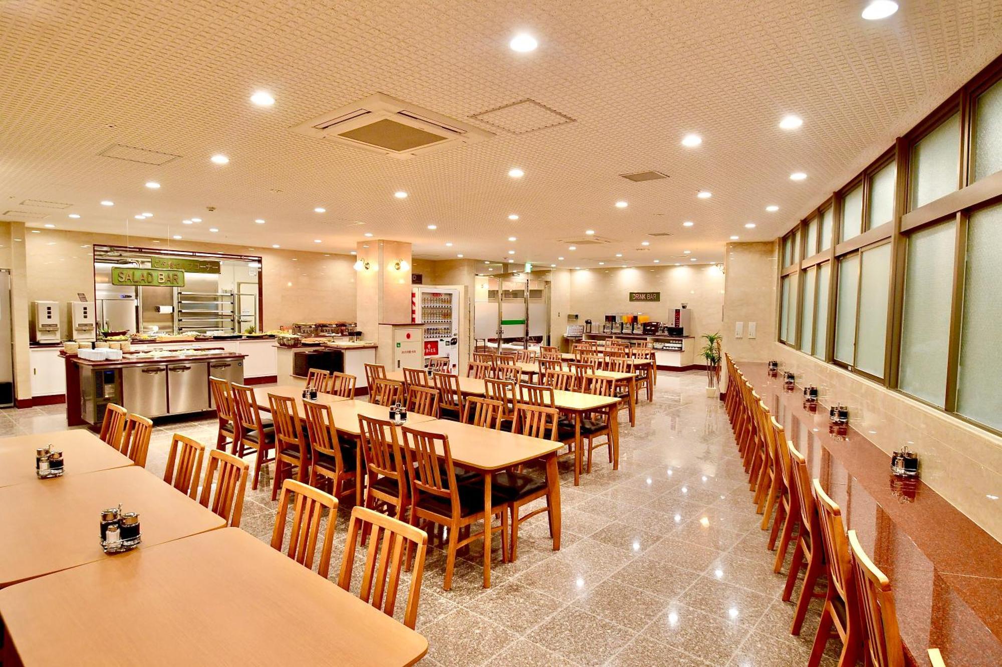 Himeji Ekimae Universal Hotel Minamiguchi Bagian luar foto