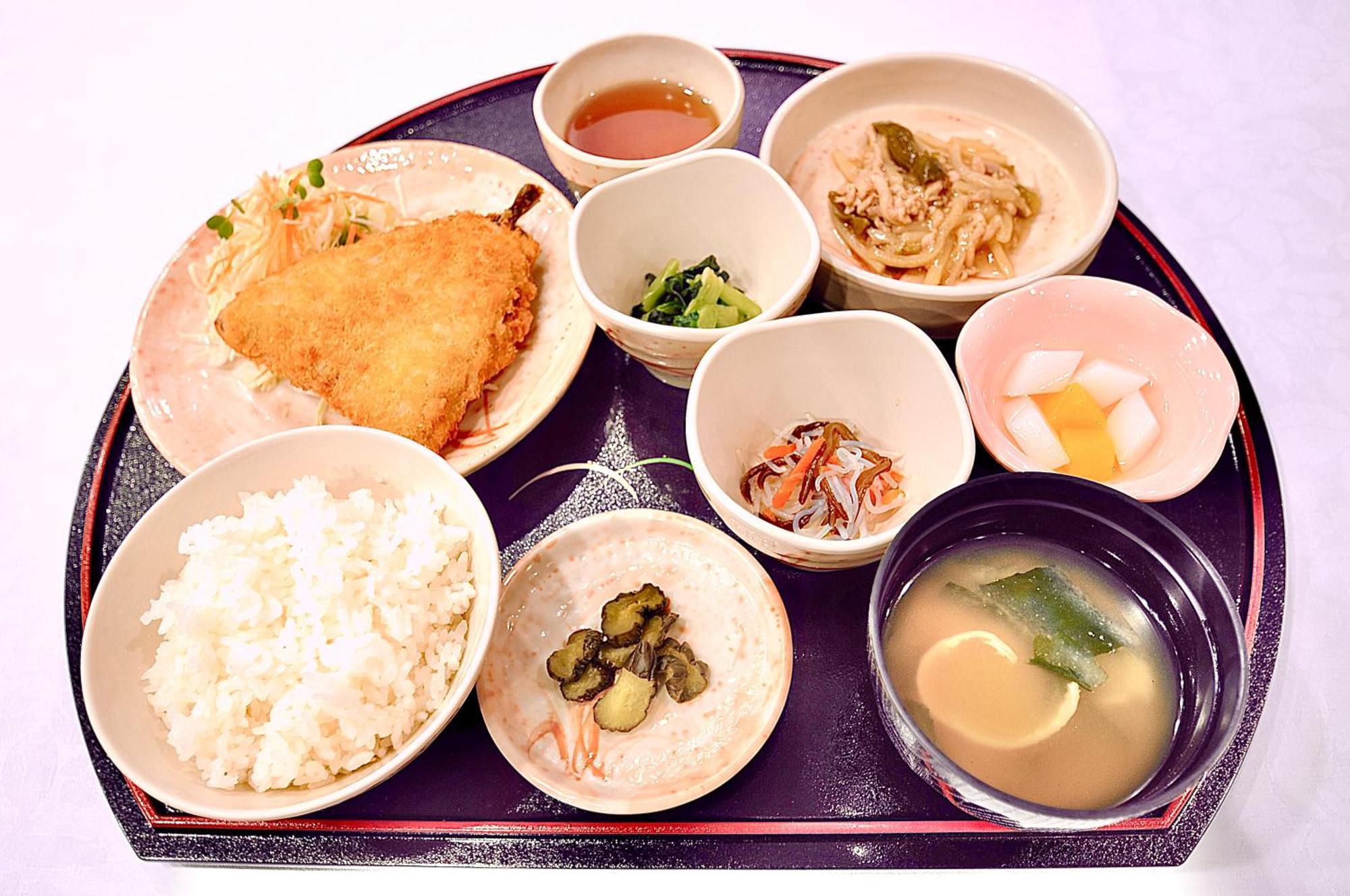 Himeji Ekimae Universal Hotel Minamiguchi Bagian luar foto