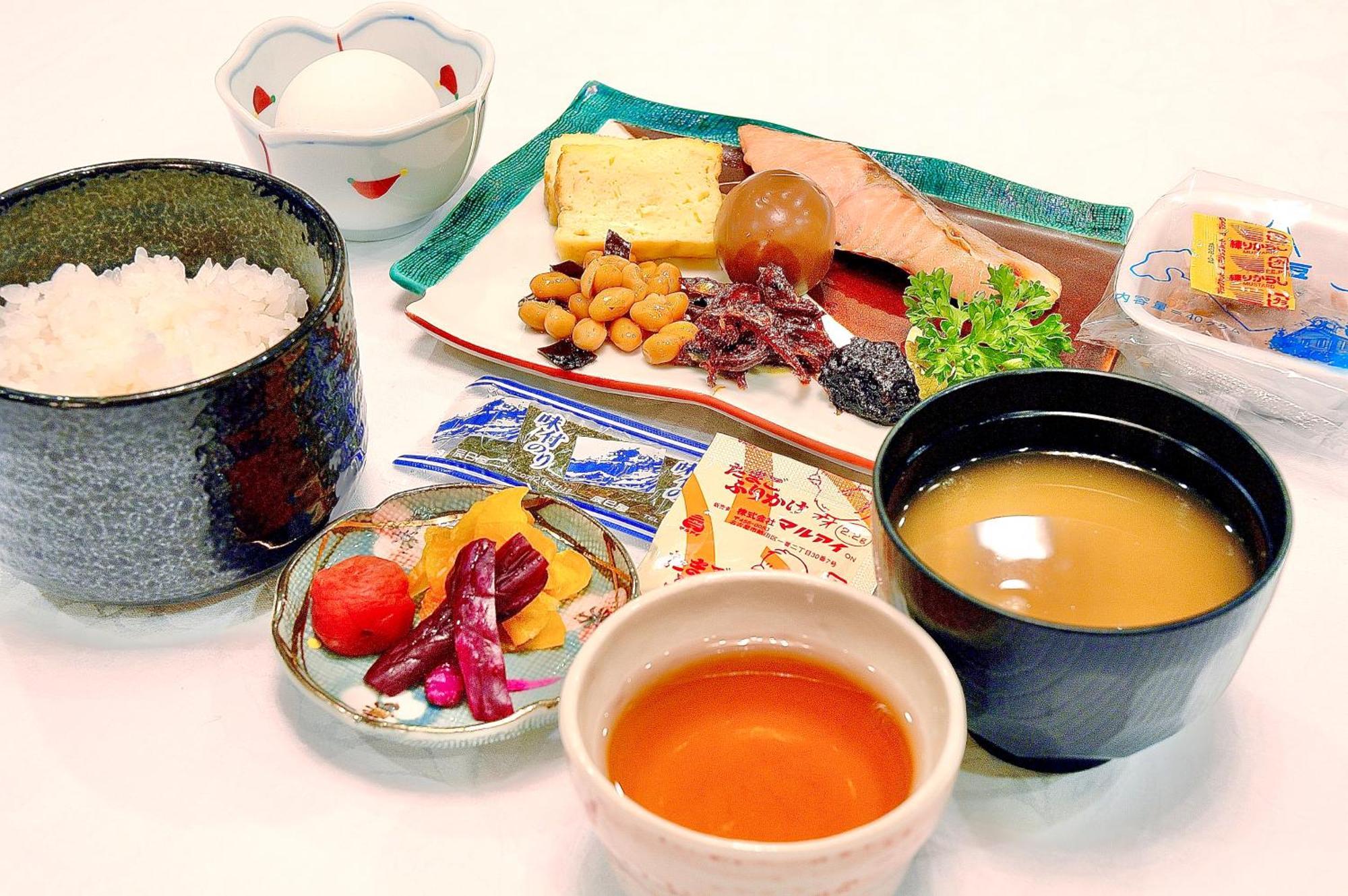 Himeji Ekimae Universal Hotel Minamiguchi Bagian luar foto